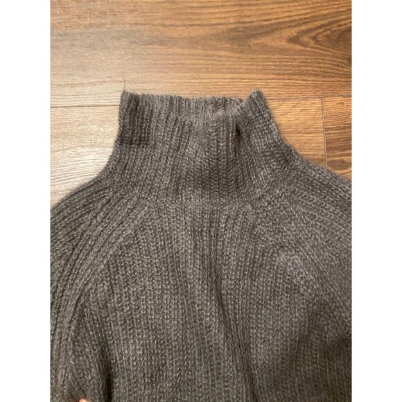 EUC Bow Tie sleeves oversized mohair turtleneck sweater ribbed green sz: S - Picture 9 of 14